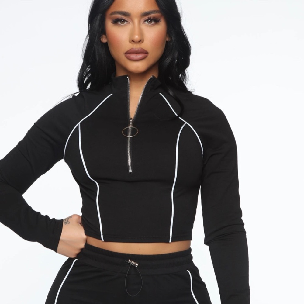 ⛔️SOLD⛔️  🔥 Fashion Nova Friendly Competition Set